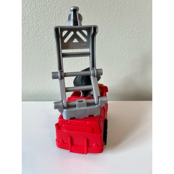 Fisher-Price Little People Pick-Up Truck and Fire Engine toy lot with Figures - Picture 7 of 9